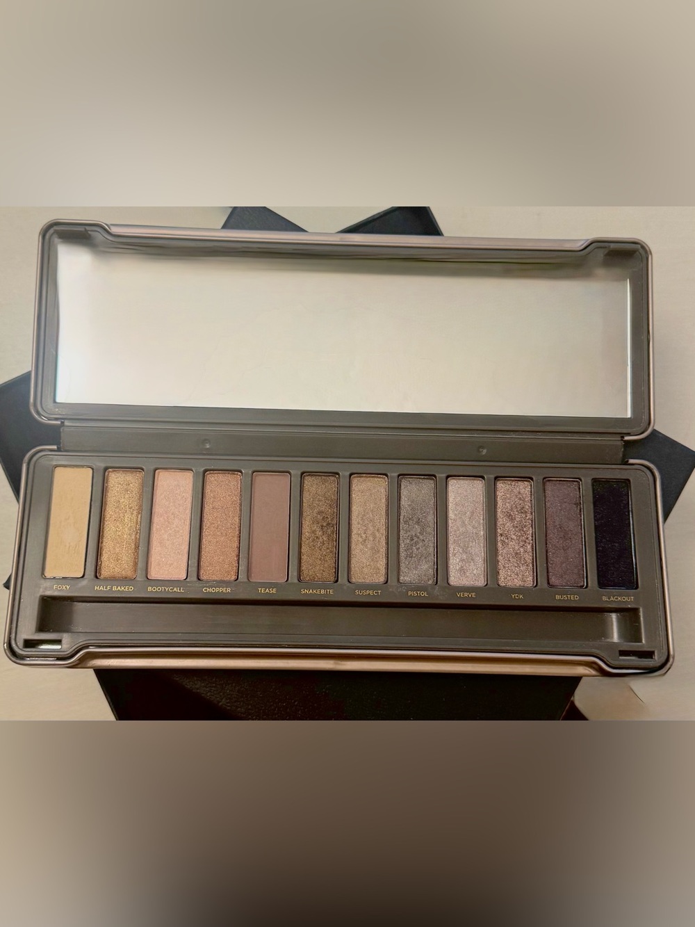 Urban Decay NAKED 2 Eye Shadow Palette - Picture 2 of 2